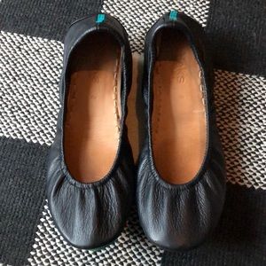TIEKS Matte Black Size 8 EUC!